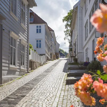 Spacious And Bright - Unbeatable Location Bergen